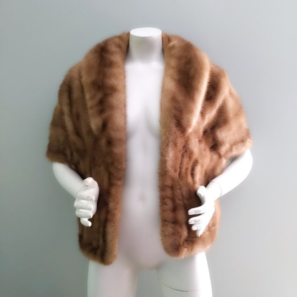 Vintage Mink Fur cape w/pockets & pop up collar